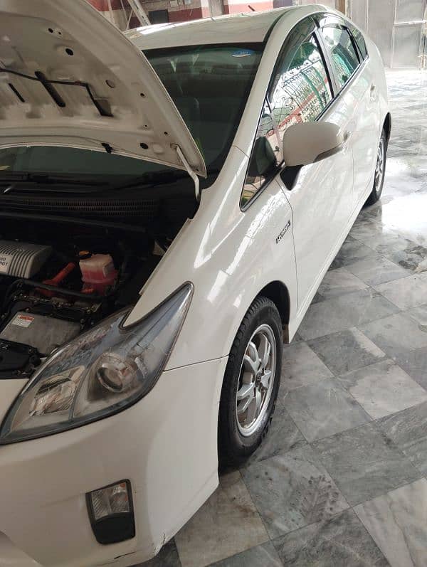 Toyota Prius 2011 16