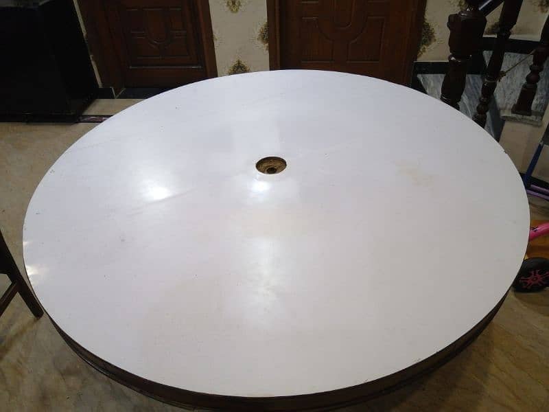 7 Feet Round Table 1