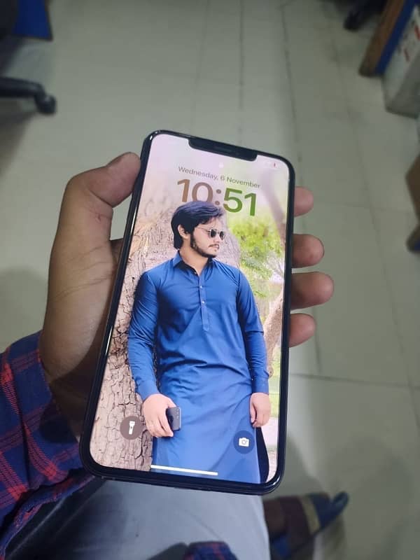 IPhone Xsmax 64gb pta 4