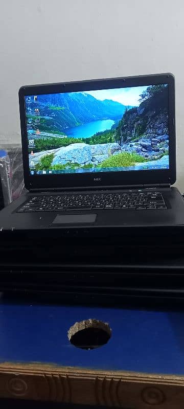 laptop available for online work and call centre 16