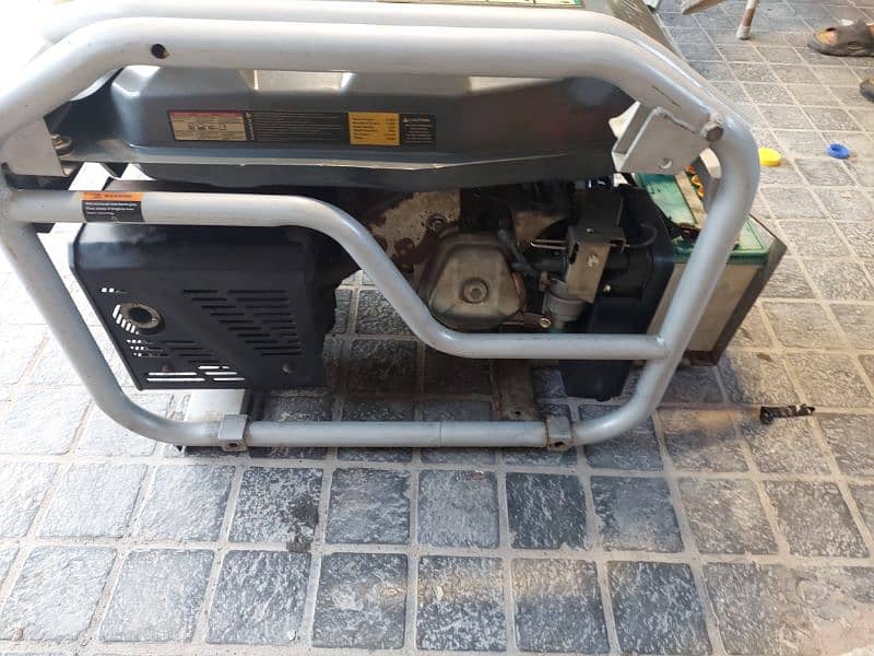 Hyundai Petrol Generator 6.5 KVA - HGS 7250 - Mint Condition - 4