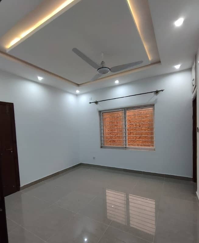 14 Marla Ground Portion For Rent In G13/3 7