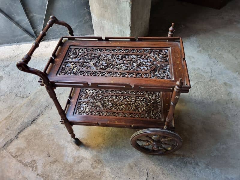 Big Size Tea Trolley 1