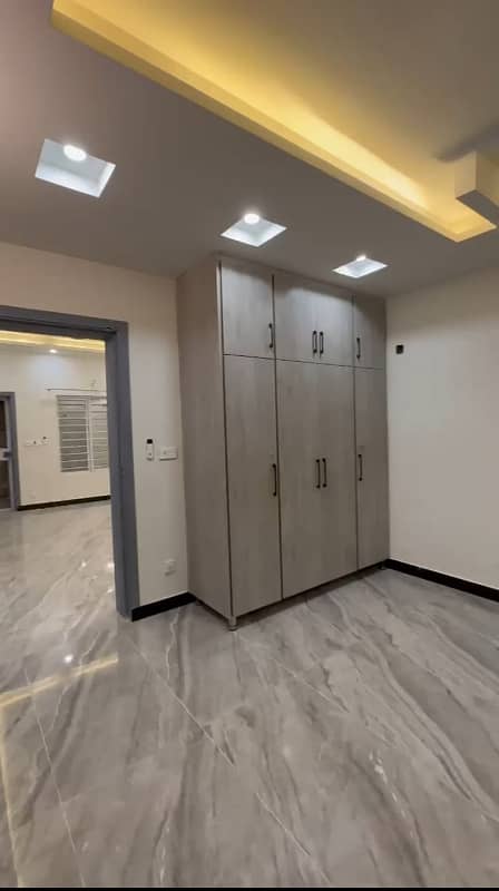 Fully Renovated 900 Sqft Ground Floor Flat For Sale 11