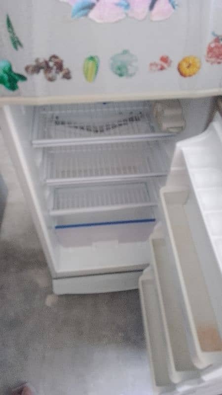 Dawlance 13 cubic fridge for sale 2