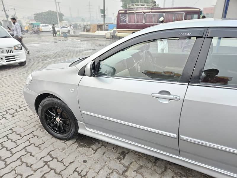 Toyota Corolla Altis 2005 3