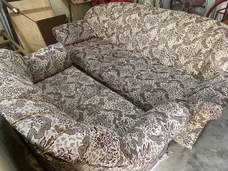 3 & 2 Seater Sofa Set Used 0