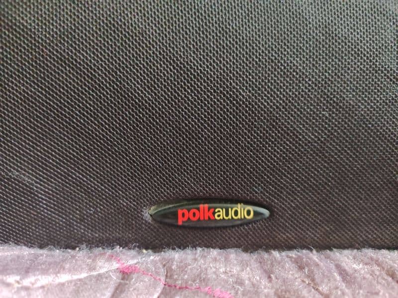 Polkaudio CSi3 Center speaker 1