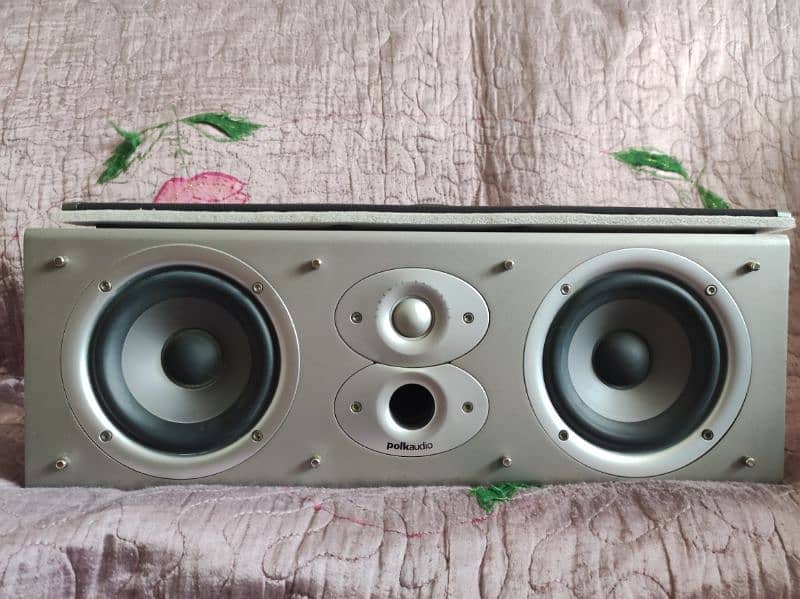 Polkaudio CSi3 Center speaker 5