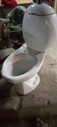 White commode 10/10 condition03120084469