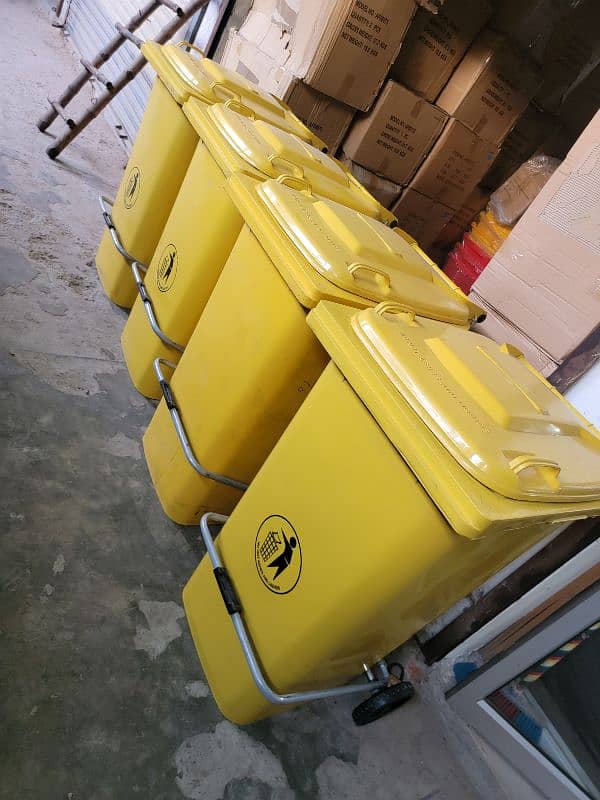 240Ltr Garbage Container Dustbin 1