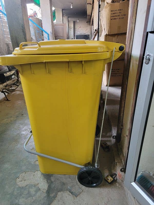 240Ltr Garbage Container Dustbin 4