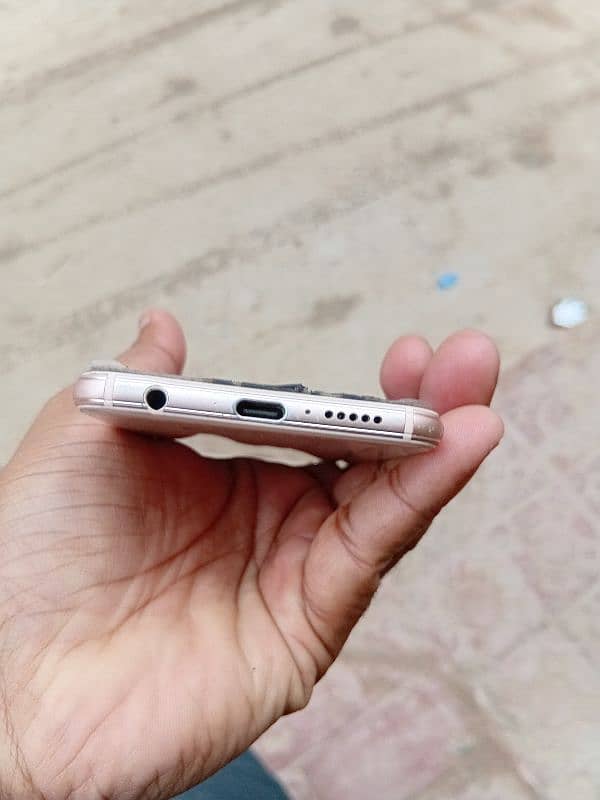 huawei p20lite 4gb 128 10/9 bilkul ok fone 0