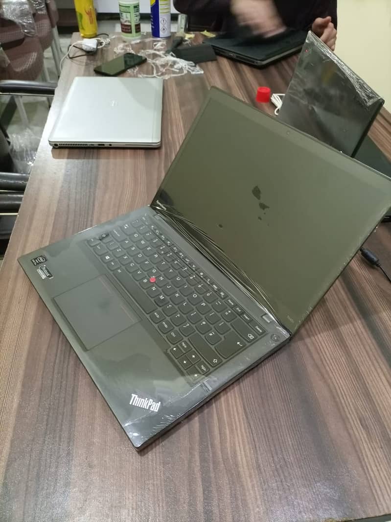 Lenovo Thinkpad T440s Core i7 4th Genertion 8GB Ram 500GB HDD 10