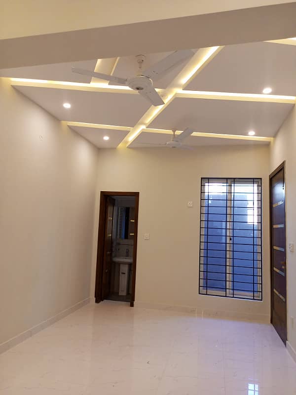 Beautiful brand new house for sale. Location Paris city g block 13