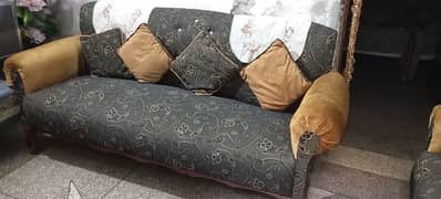 1+1+3 seater sofa in best condition for sale