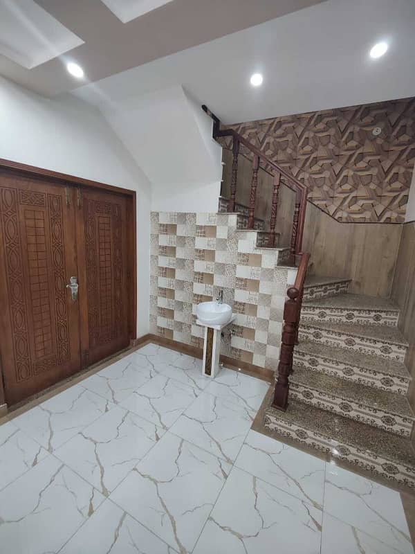 5 Marla Luxury House Available For Rent in CC Block Bahria Town Lahore 4