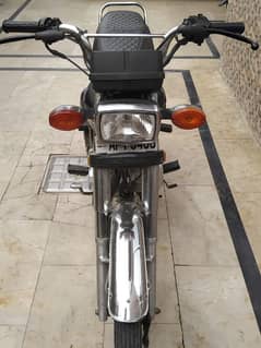 Honda CG125 (Self start) For sale Excellent Condition