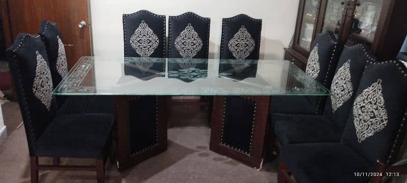 Shamoo Jee Dining table with 8 Chairs 3