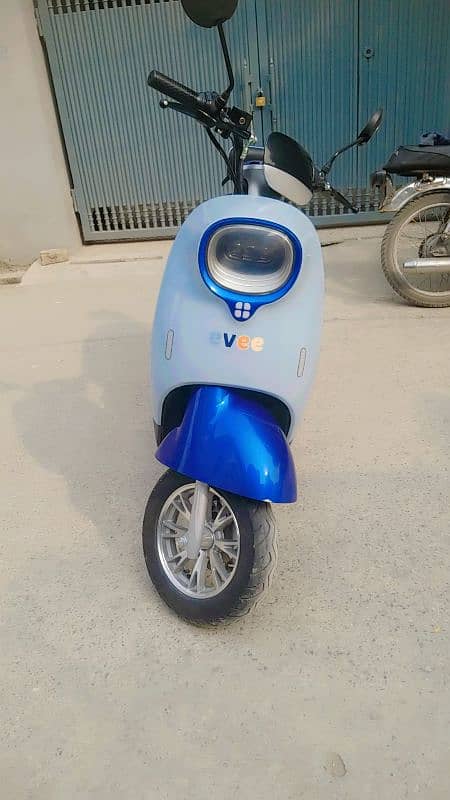 evee scooty 4