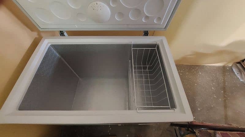 Haeir Deep Freezer 1