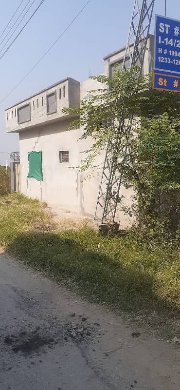 Mian road 30x60 plot in I-16/2 Investor price plot for sale 1