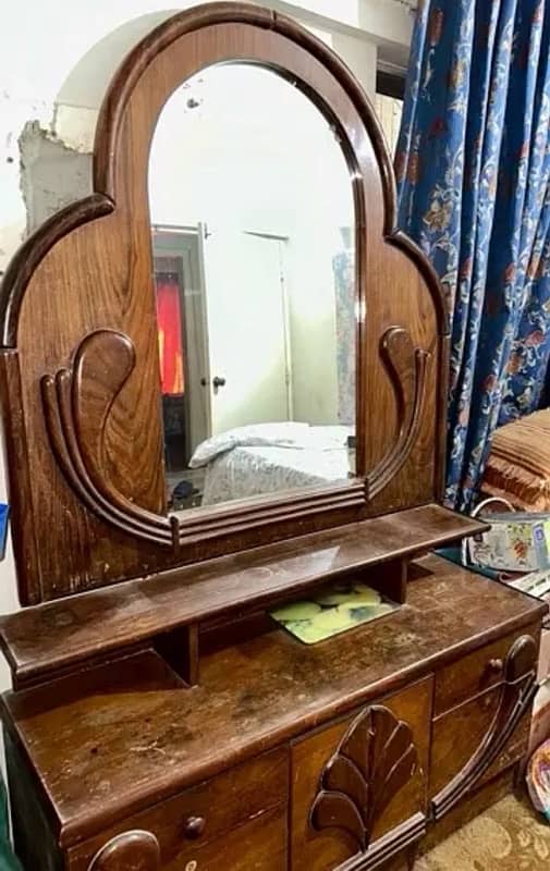 Dressing table with ottoman 0