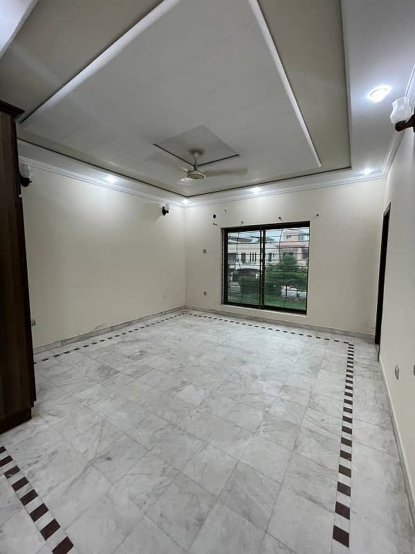 10 Marla House For Rent In Sector B Bahria Town Lahore 8