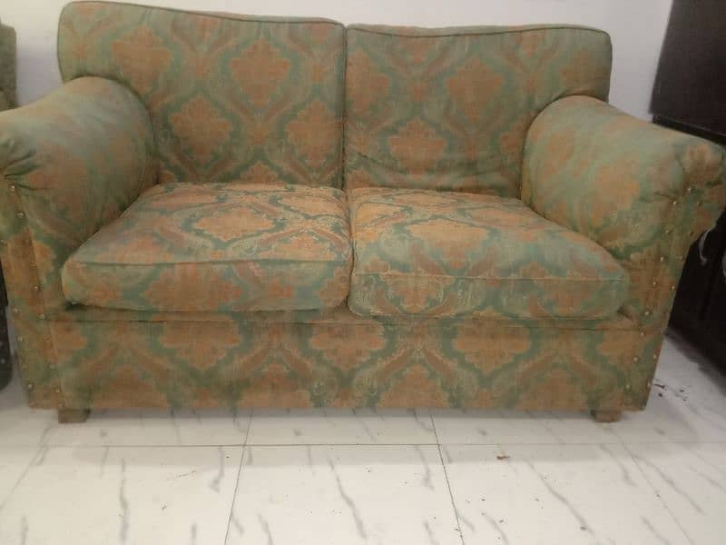 sofa set 3 +2+1 setor Sath 2 table for sale condition 8 by 10 1