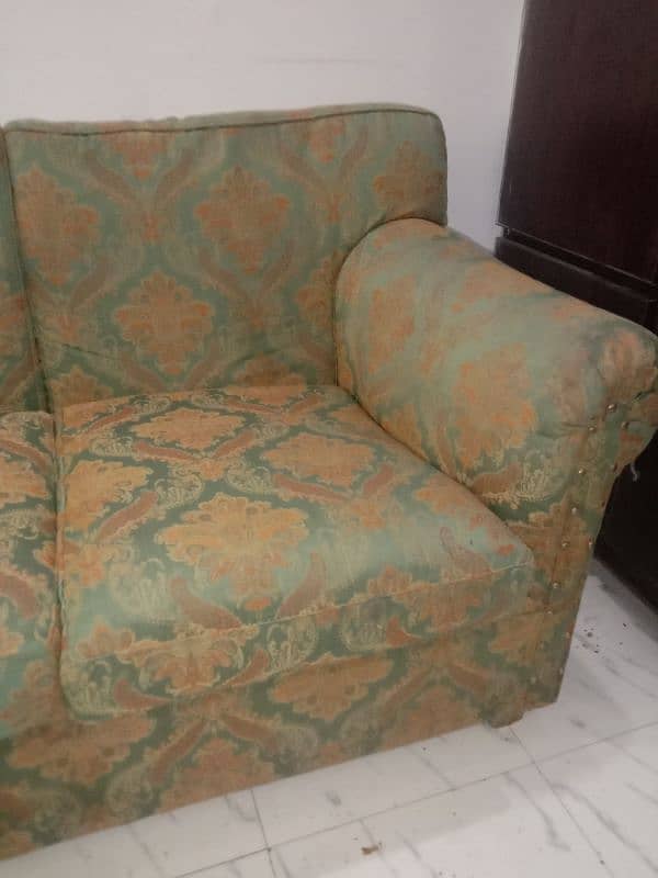 sofa set 3 +2+1 setor Sath 2 table for sale condition 8 by 10 3