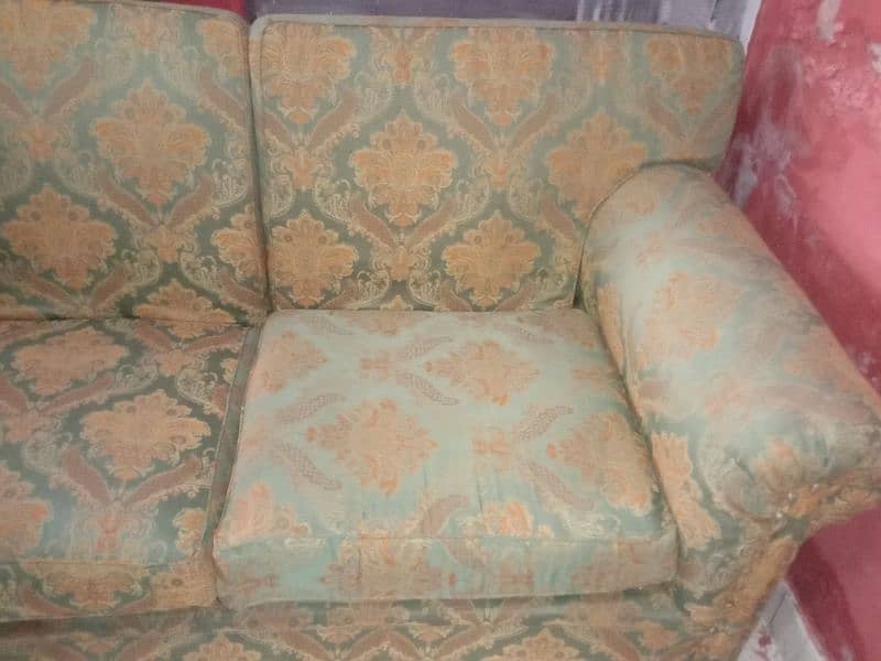 sofa set 3 +2+1 setor Sath 2 table for sale condition 8 by 10 10