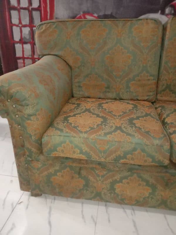 sofa set 3 +2+1 setor Sath 2 table for sale condition 8 by 10 12