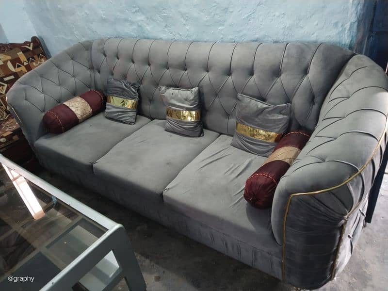 chesterfield sofa | velvet style sofa | 5 seater sofa | wooden sofa 0