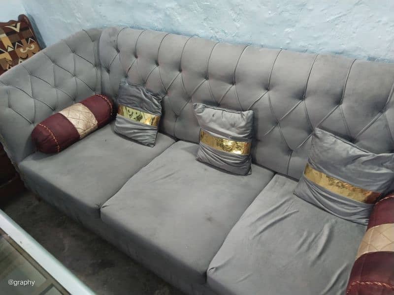 chesterfield sofa | velvet style sofa | 5 seater sofa | wooden sofa 1