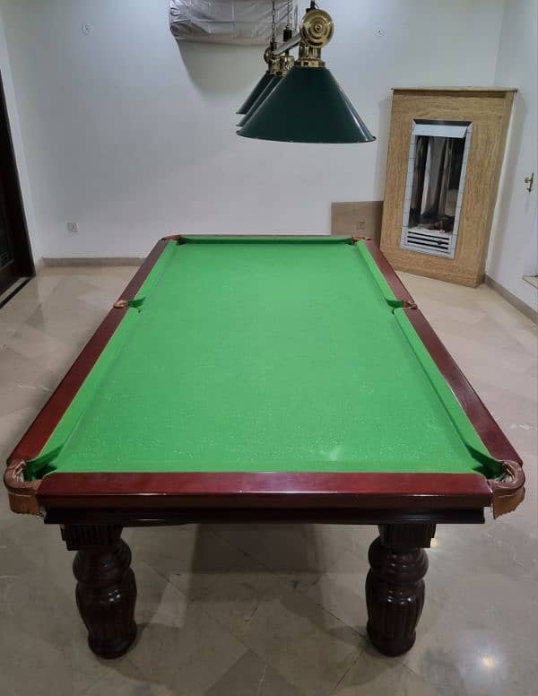 Billiards/Pool Table Set: Home-Used Table, Cues and Ceiling Lamp 1