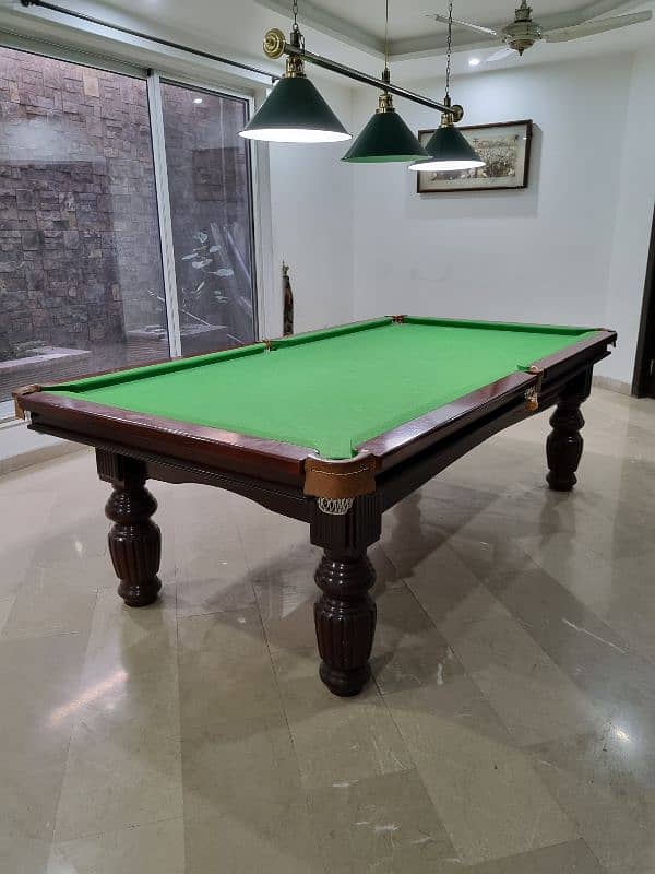 Billiards/Pool Table Set: Home-Used Table, Cues and Ceiling Lamp 2