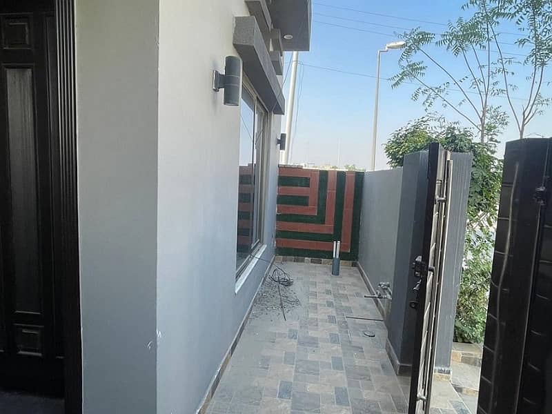 5 Marla House for Rent In Block AA Bahria Town Lahore 1