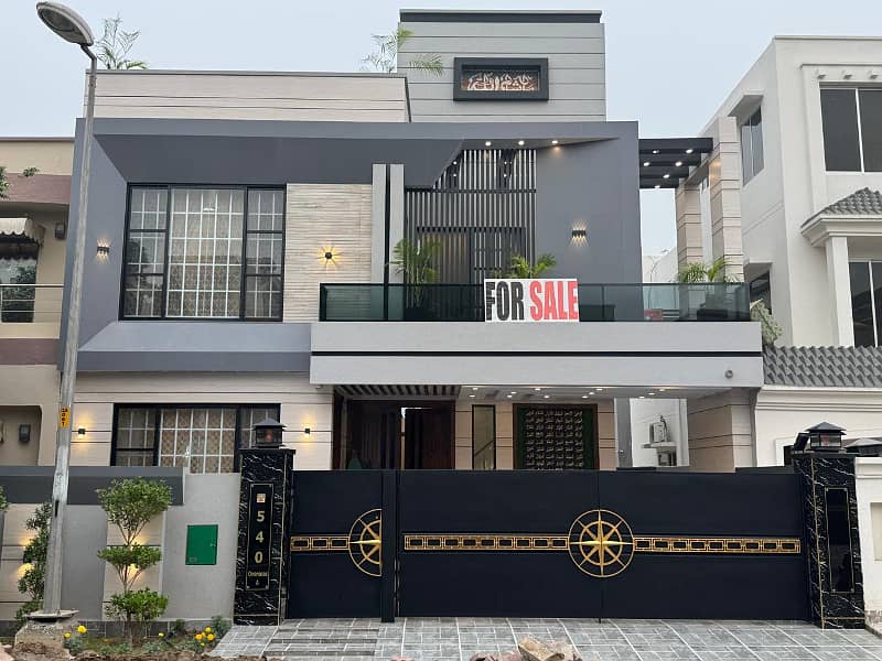 10.66 DESIGNER HOUSE FOR SALE IN GULBAHAR BLOCK SECTOR C BAHRIA TOWN LAHORE 0