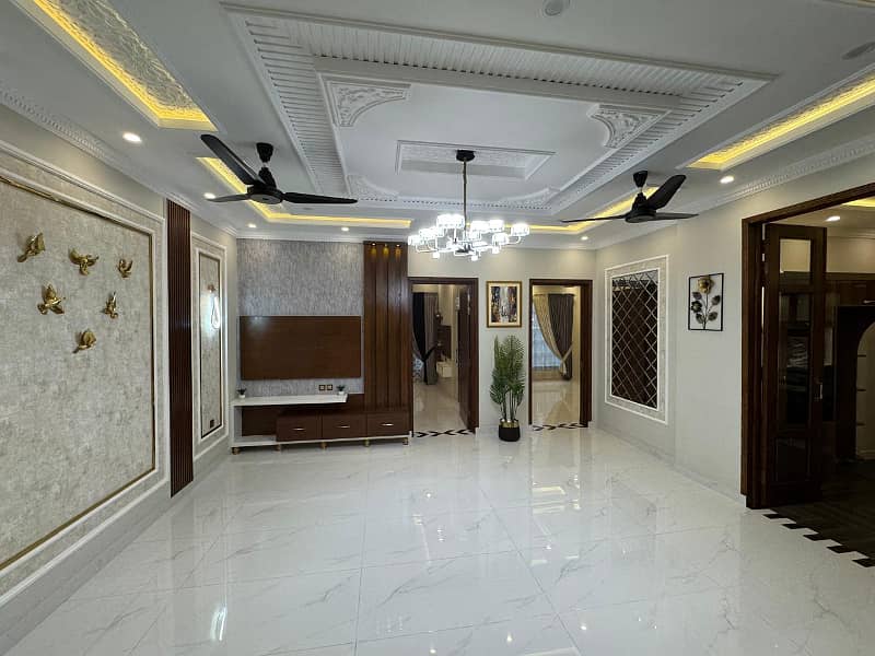 10.66 DESIGNER HOUSE FOR SALE IN GULBAHAR BLOCK SECTOR C BAHRIA TOWN LAHORE 7