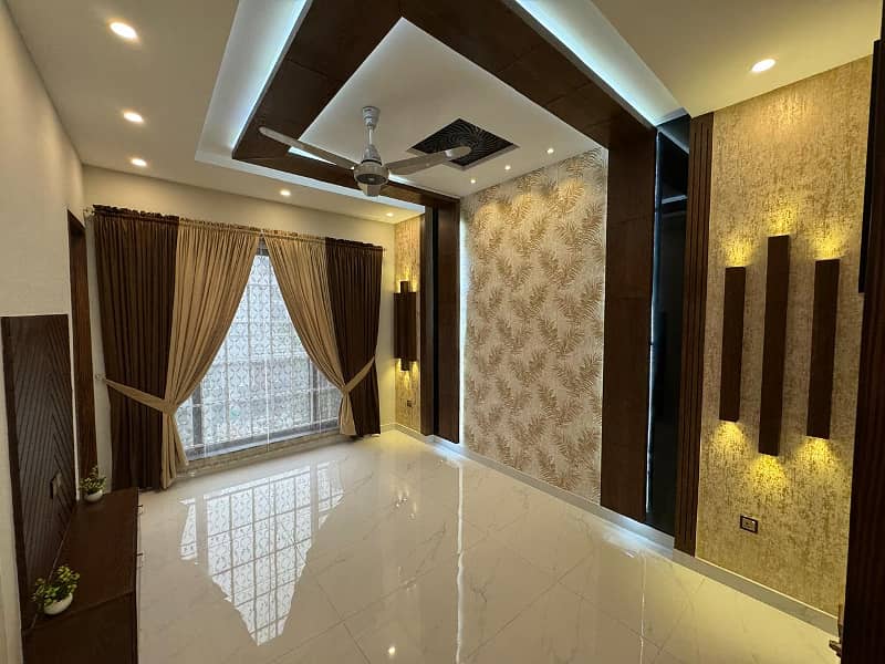 10.66 DESIGNER HOUSE FOR SALE IN GULBAHAR BLOCK SECTOR C BAHRIA TOWN LAHORE 28