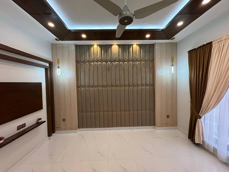 10.66 DESIGNER HOUSE FOR SALE IN GULBAHAR BLOCK SECTOR C BAHRIA TOWN LAHORE 37