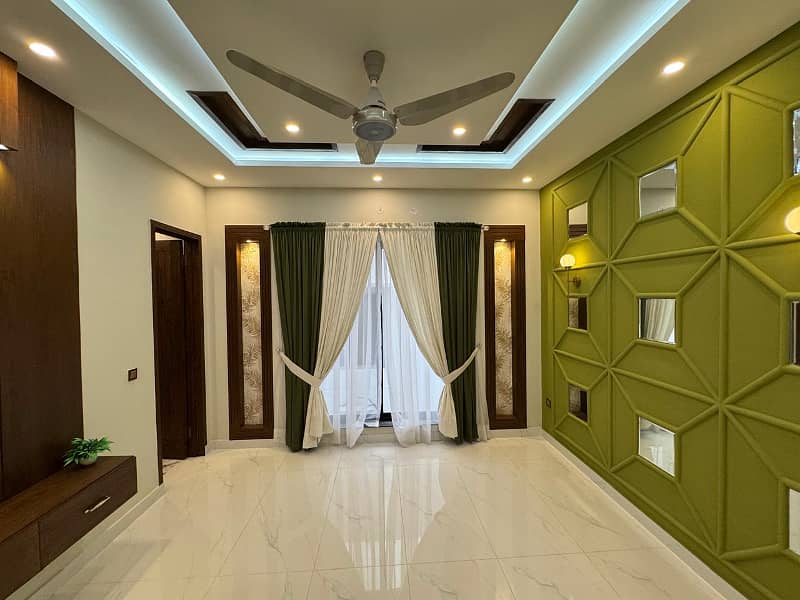 10.66 DESIGNER HOUSE FOR SALE IN GULBAHAR BLOCK SECTOR C BAHRIA TOWN LAHORE 47