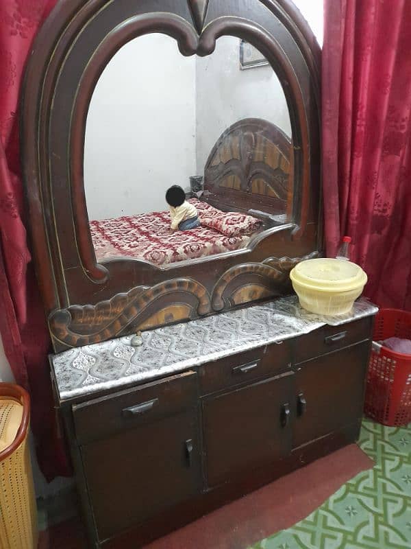 I am selling for Bed/Dressing and Crockery cabinet 6