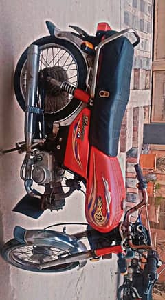 dhoom cD -70 ha . . engine 100%. . factory locked genuine condition all