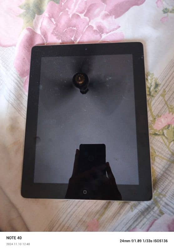 ipad 4th gen 9/10 condition USA model 0/3/2/0/9/2/2/8/9/1/7 0