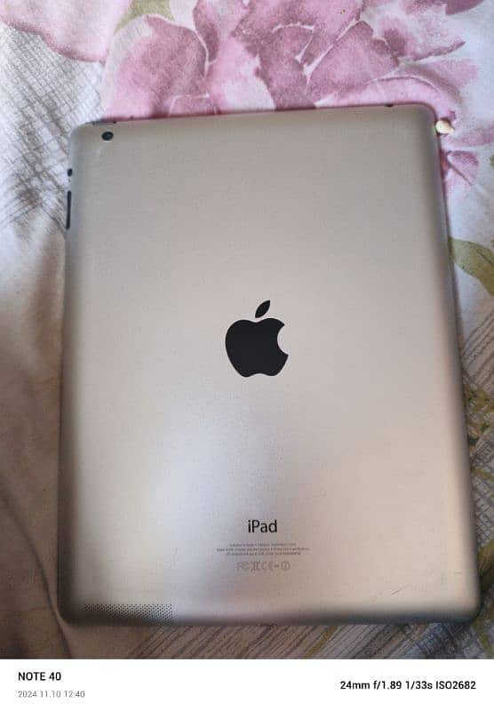 ipad 4th gen 9/10 condition USA model 0/3/2/0/9/2/2/8/9/1/7 1