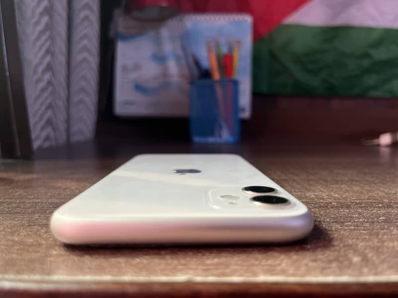 iPhone 11 128GB PTA Approved Dual Sim 5