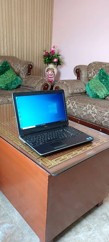 Dell Latitude i7 1