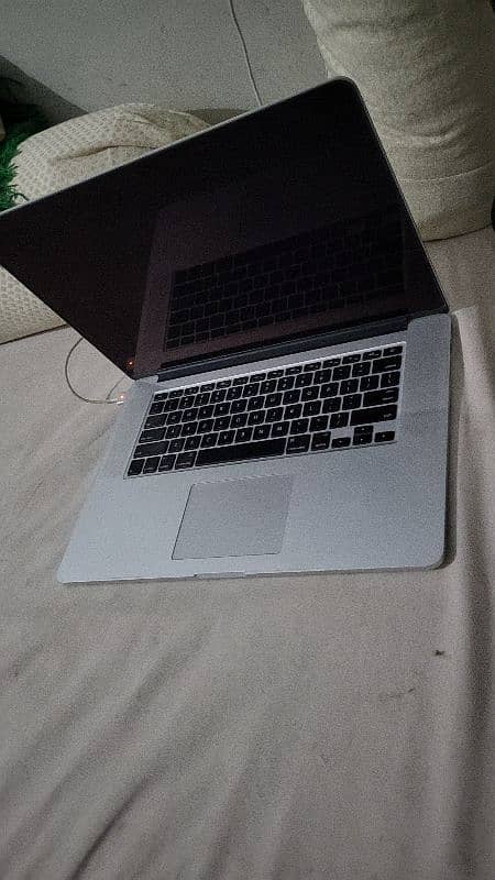 Macbook pro 2015 0