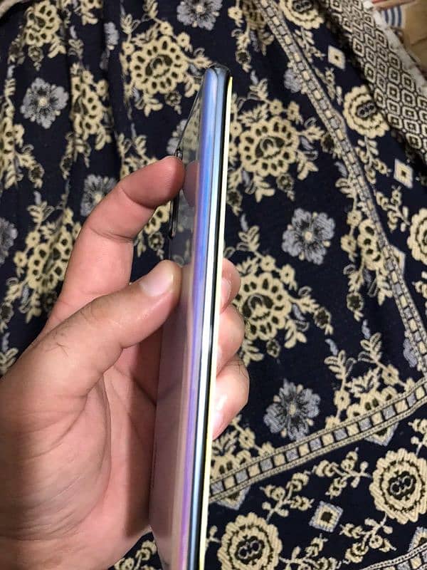 Huawei p30 pro 8gb Ram ,256gb storage 3